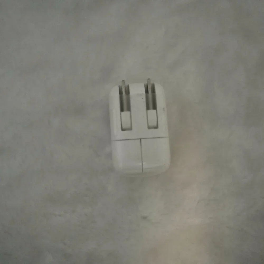Apple 12W USB Power Adapter & Lightning to USB Cable